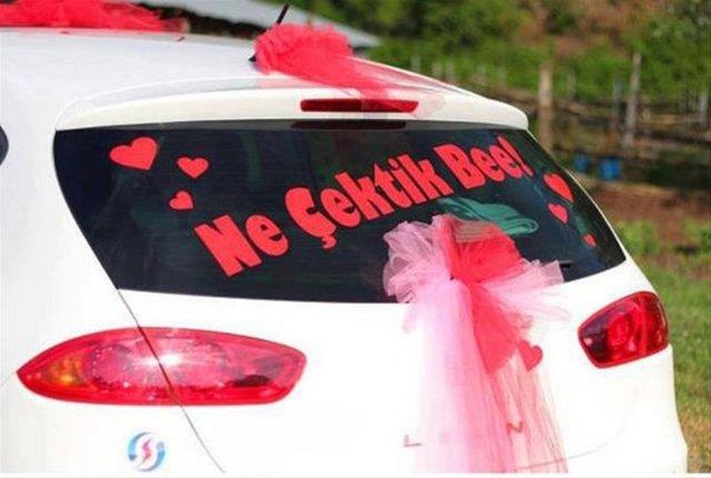 Gelin arabalarndaki ilgin yazlar