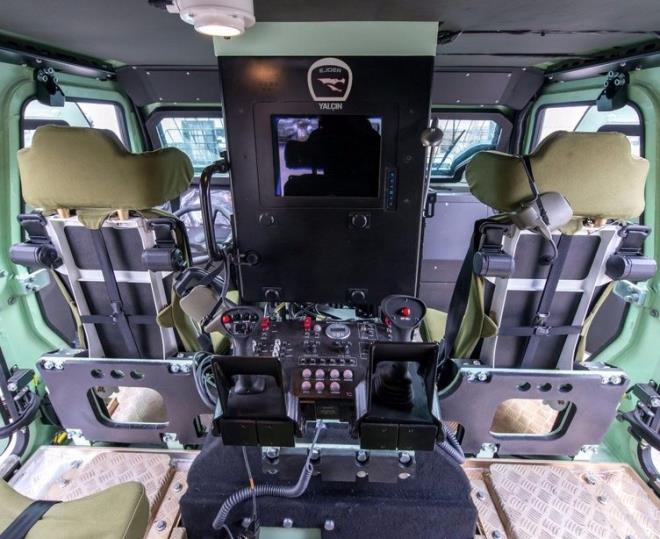 Kameralara yans�yan hedefe joystick kolla ni�an al�n�p tam isabet sa�lan�yor.