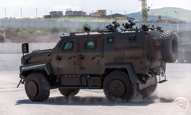 FARKLI S�LAH S�STEMLER� �LE DONATILAB�L�YOR  Silah kulesine monte edilen a��r makinal� t�fek ve bomba atar i�eriden joystick kol ile ate�leniyor.