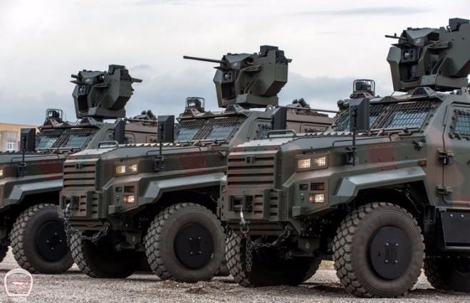 Ejder Yal��n, askeri birlikler ile g�venlik g��lerinin mesk�n mahal ve k�rsal alanlarda dahil olmak �zere her t�rl� b�lgede harekat ihtiya�lar�na cevap vermek �zere geli�tirilen y�ksek koruma ve hareket kabiliyetine sahip, harek�t sahas�nda kendini kan�tlam�� �zg�n bir platformdur.