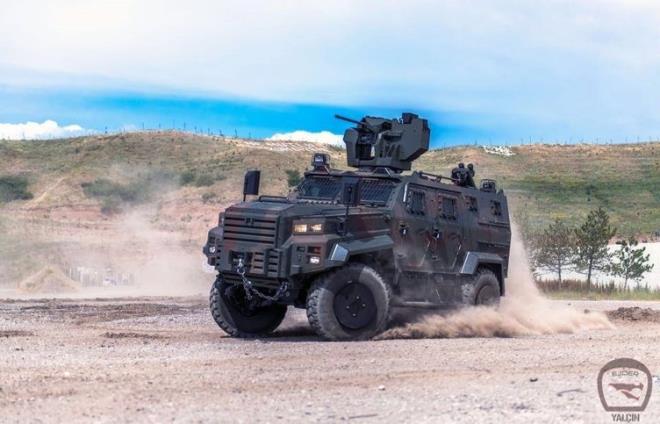 �te yandan ara�, farkl� t�r yak�t kullanabilmesinin (F34 , F54 ve di�er) yan� s�ra -32�C ile +55�C s�cakl�klar� aras�nda �al��abiliyor.