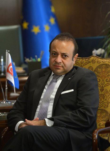 <p><b>AB BAKANI EGEMEN BAI: </b></p>  Bu srete kaybeden stanbul olmad. Kaybeden stanbul?un gzelliklerinden mahrum kalan Olimpiyatlar ve sporseverler oldu. Durmak yok, stanbul kazansayd dnyann birok yerinde sevin gsterileri ile daha adil, yaanlabilir, barl dnya iin umut klar yaklacakt. Olimpiyatlarn stanbul?da dzenlenmemesi stanbul iin deil Olimpiyatlar iin bir kayptr. Dnya yine nyarglarn esiri olmutur.