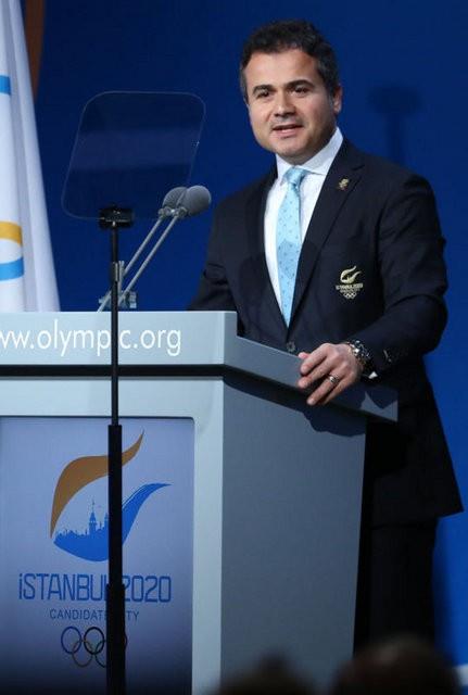 <p><b>GENLK VE SPOR BAKANI SUAT KILI:</b></p>  Duaya devam. Haydi... Haydi... Haydi... Bata Babakanm, stanbul 2020 iin akla yanmzda duran Trkiye sevdallar, teekkrmz sizedir.