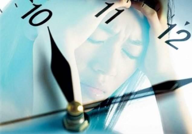 yerinde alma artlarndan kaynaklanan kimi sorunlar ruh saln olumsuz etkileyebiliyor. Yneticiler ve alma arkadalar ile zel hayatta da kurulacak dengeli iliki ve doru iletiim, stresle baa kmada etkili olabiliyor.   <p>  Dnya Ruh Sal Federasyonu&#8217;nun giriimi ile 1992 ylndan bu yana her yl 10 Ekim, "Dnya Ruh Sal Gn" olarak kutlanyor. ncelikli hedefi ruh sal konusunda kamu bilinci oluturmak ve bu srete ruhsal bozukluklara kar koruyucu almalarn ve tedavi hizmetlerinin tantlmasn n plana karmak olan Dnya Ruh Sal Gn&#8217;nn bu seneki temas &#8220;iyerinde ruh sal&#8221; olarak belirlendi.     Uzman Klinik Psikolog hsan ztekin, alma ortamnda ruh salnz korumak iin yaplacaklar konusunda nemli tavsiyelerde bulundu: