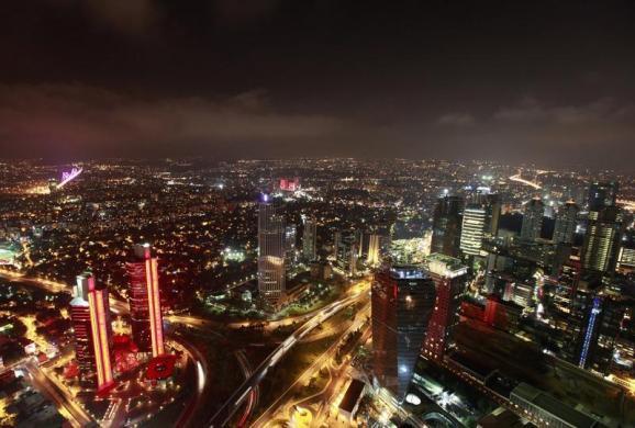 Uluslarlararas Haber Ajans Reuters stanbul'u internet sitesinde yaynlad fotoraflarla tantt.