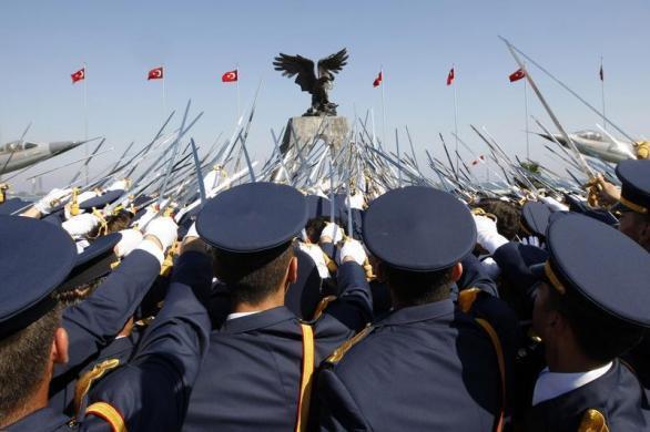 Uluslarlararas Haber Ajans Reuters stanbul'u internet sitesinde yaynlad fotoraflarla tantt.