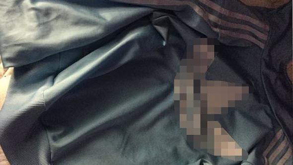 Bu spor ayakkab renk tartmasnn fitilini tekrar ateledi. Facebook zerinde paylalan bir fotorafla balayan tartmaya katlanlardan bazlar ayakkabnn turkuaz ve gri, bazlar da pembe ve beyaz olduunu syledi.