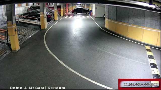 arkc Glben Ergen 2 yllk evliliinin ardndan boand eski ei Erhan elik hakknda kendisine iddet ve hakarette bulunduu iddiasyla yapt bavuru zerine mahkeme elik'e uzaklatrma karar vermiti.