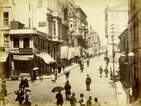 Galatasaray / stiklal Caddesi.