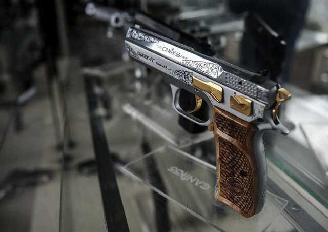 Tm TP Serisi silahlarda olduu gibi; Mec-Gar marka arjrlerin yan sra, tama klf ve mermi basma aparat paket ierisinde standart aksesuarlar olarak sunulmaktadr.