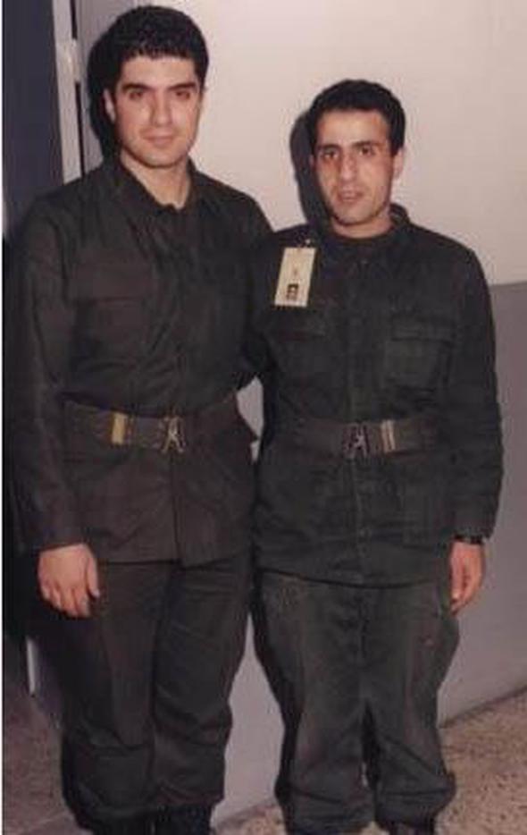 İşte ünlülerin askerlik fotoğrafları - Memurlar.Net