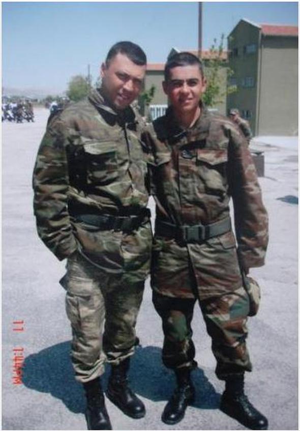 Blent Emrah Parlak  <P>  Ankara, Mamak'ta askerlik yapan Parlak vatani grevini tamamlad.