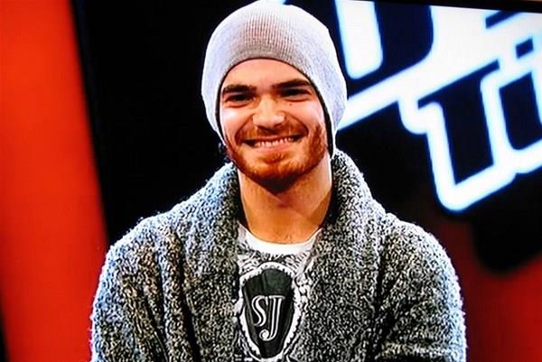 O Ses Trkiye 4. sezonunda Ebru Gnde ile birinci olan Hseynov, yine mzik almalarna devam ediyor.