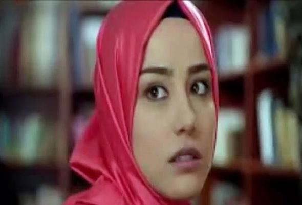 Yaynland dnemde beeniyle izlenen Huzur Soka dizisindeki 'niversiteli kz'n kim olduunu biliyor musunuz?