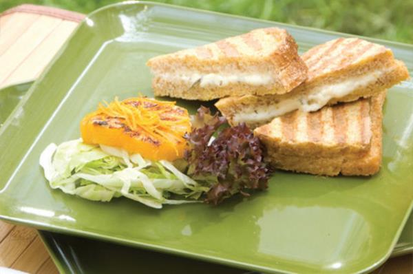 Kark sandvilerin ayran veya taze sklm meyve sular ile tketilmesi daha salkl bir men ortaya karmanz salar.