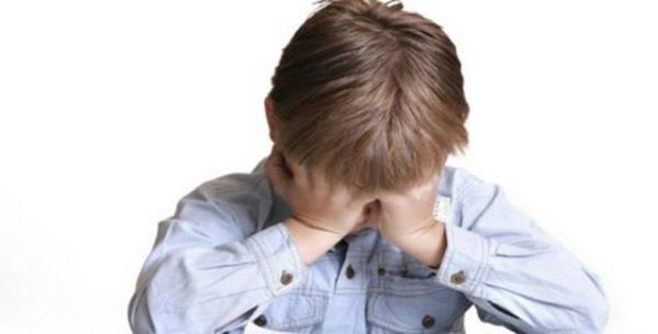 Uzun tatilin ardndan okula dnen ocuklar farkl tepkiler gelitirebiliyor. Okula gitme konusunda huysuzluk yaayan ocuklarn karsnda anne ve babalar zaman zaman aresiz kalabiliyor.