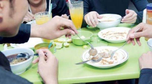 Et, tavuk, balk, yumurta, baklagiller, pekmez, tahin, kuru meyveler, koyu yeil yaprakl sebzeler gibi demir asndan zengin gdalar ocuklarn beslenmesinde mutlaka olmaldr.