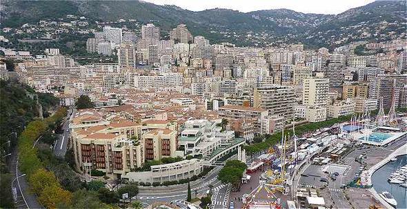 Sahip olmanız gereken ise bir Monaco bankasında adınıza açılacak bir hesap ve oturacağınız süre boyunca orada tutmanız gereken 500 bin euro.