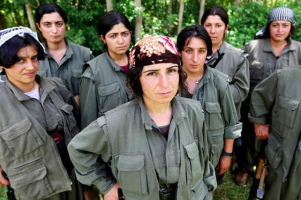 <p><b>"ARPILIRSIN"</b></p>  ZELAL: Eletirdim, 2 ay hapse attlar.