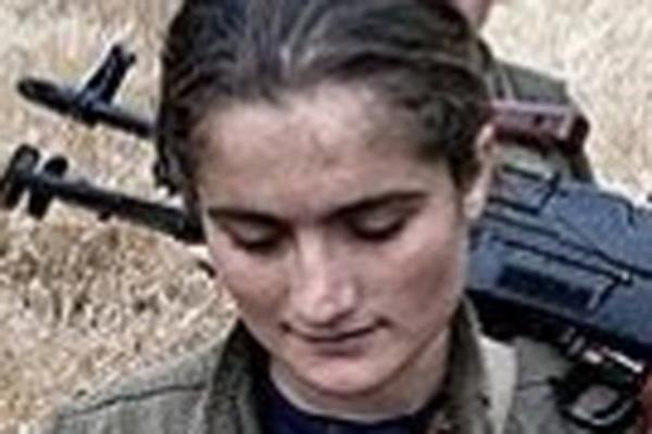 nk kendime ait bir kimliim, kiiliim yoktu.