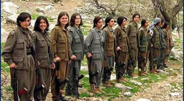 ktktan sonra, calan herkesin ortasnda "Bana laf sylemisin, Tanr'ya yle geliigzel konuulmaz.