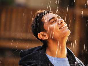 Peki zel hayatnzda naslsnz? Kendinizi iyi bir baba, iyi bir e olarak deerlendiriyor musunuz?<p>      - yi bir baba olduumu dnyorum. ki kzm bir olum var. Ama srekli ocuklarmn yannda olabildim mi? Hayr. tiraf etmem gerekir ki, aileme hibir zaman yeterince zaman ayramadm. Bu konuda da sululuk duyuyorum. zellikle ilk eimle yaadm dnemde, bu duyguyu hep tadm. kinci evliliimde ise eim yle dedi: &#8220;Hibirimiz, kafana silah dayayarak, ailenle daha ok bir arada ol diyemeyiz sana. Bu bir seim. Senin iine tutkuyla bal olduunu biliyoruz, alrken her eyi unuttuunu da. Bazen eve gelmeyi unuttuunu da&#8230; Ama bu da sensin. Bu, senin kiiliin ve sen o anda seni ok heyecanlandran filminle megulsn. Seni deitirme gibi bir niyetim yok. Buna hakkm da yok&#8230;&#8221;