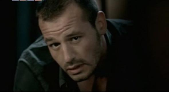 Bir hafta sonra Funda Arar'n klibi iin teklif geldi. Daha sonra da dizi oyunculuu balad.