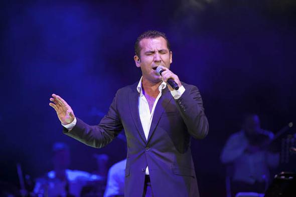 Uzun yllar hem cerrahlk yapp hem de ark syleyen Ferhat Ger getiimiz gnlerde artk doktorluk yapmayacan duyurdu.