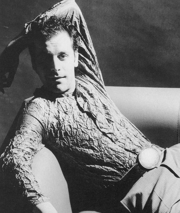 EN YAKIIKLI TEZGAHTAR  <P>  Aktr olmasayd ayakkab maazasnda alan yakkl tezgahtar olacakt belki de dans olarak kalacakt.