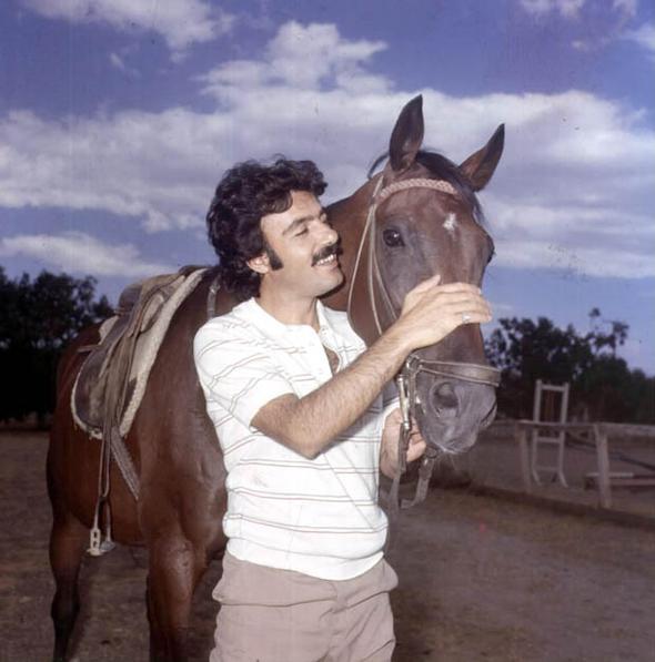 TRAKTR OFRYD<P>    Ferdi Tayfur, Trkiye'de mzik tarihine damgasn vuranlardan.