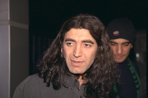 HAMALLIK YAPIYORDU<P>    Murat Kekilli "Bu akam lrm beni kimse tutamaz" dedii arksyla mzik dnyasnda frtnalar estirdi. Ama nl olmadan nce hamallk yapyordu.