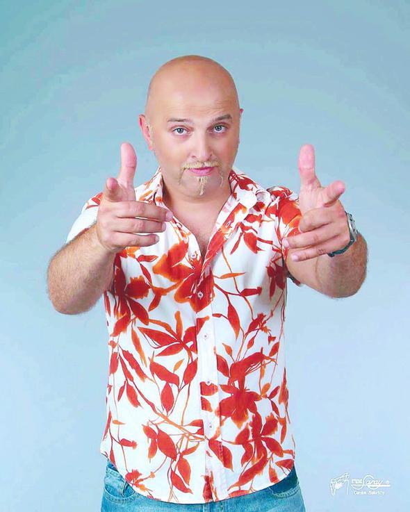 ZCCACYE DKKANINDAN GSTER DNYASINA  <P>  Sahip olduu doal komedi yetenei Yavuz Sekin'i bugnlere getirdi...