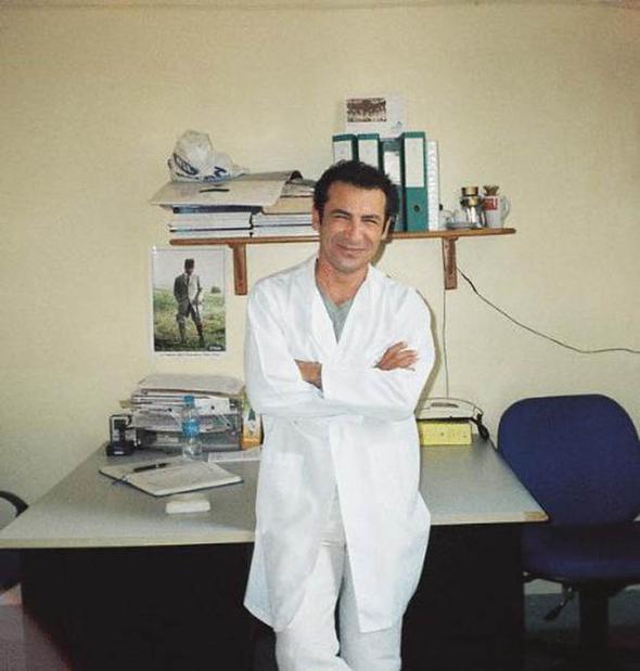 O DA SANATI DOKTORLARDAN<P>    Ferhat Ger aslnda bir cerrah.Ayn zamanda konservatuvarn an blmnde de eitim grd.