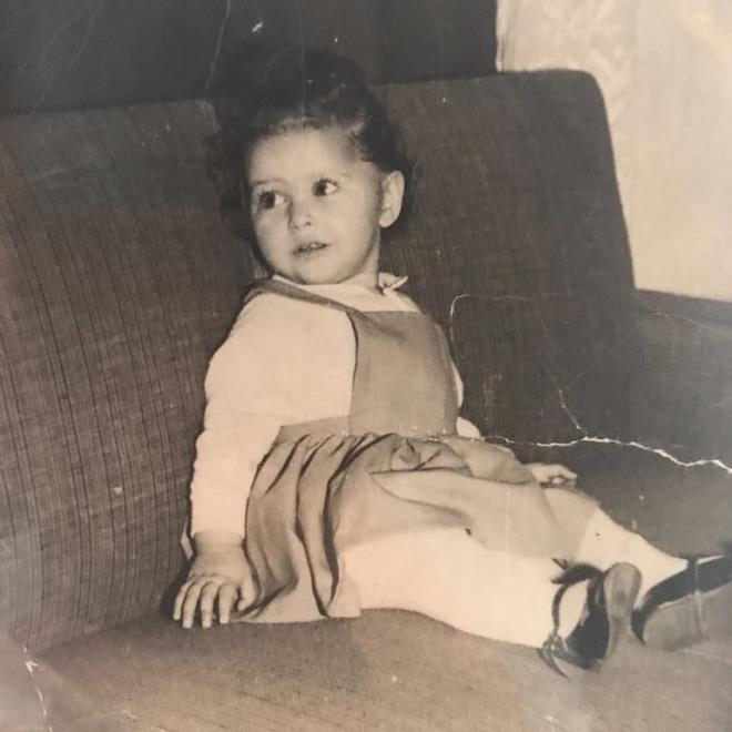 Hlya Avar  <p>  Hlya Avar Instagram hesabndan paylat ocukluk fotorafyla takipilerini yllar ncesine gtrd. Avar kareye, "Tombik Hlya" notunu dt.