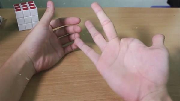 in srr o elde kullanlan ufak bir gz yanltma hareketi.