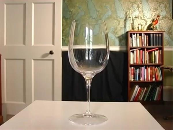 Sihirbazlar tarafndan ska kullanlan bardak mendil numarasnn srr aa kt.