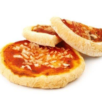 Dondurulmu yemekler     Bir yemek krizi ortaya ktnda dondurucu yemek ve dondurulmu pizza, konserve gibi yiyecekler size cazip gelebilir.     Ancak ierdikleri yksek oranl tatlandrclar ve dondurulma ilemi esnasnda kullanlan katk rnleri zararldr.