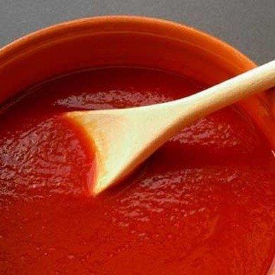 Domates sosu     Marketlerde hazr satlan domates soslarnn kalorisinin dk olduunu sanyorsanz, yanlyorsunuz. inde yksek oranda tuz ve eker bulunur.     Domates sosunu yemeklerde kullanmak istiyorsanz, kendiniz evde hazrlayn.