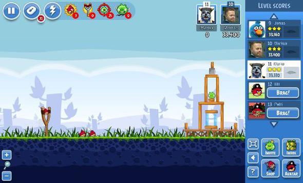 Angry Birds:    Temelde, kullancnn elindeki kular sapanla frlatarak domuzlar hedef almas zerine kurulan bu mobil oyun, tm zamanlarn en ok indirilen iOS uygulamalarndan biri olmay baard.
