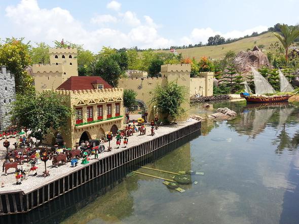 24 -MALEZYA<p>    2016: 864 MLYAR DOLAR<p>    2050: 2 TRLYON 815 MLYAR DOLAR