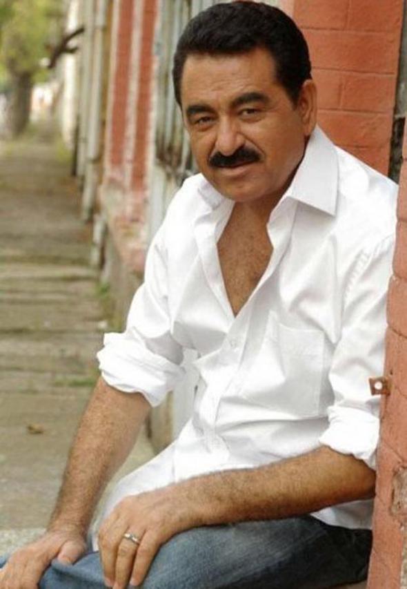 6 ay nce ani bir kararla zmir'e yerleen brahim Tatlses "Bir daha stanbul'a gelmeyeceim. Baz kiilere kstm. Kim olduklarn kimseye sylemem. Onlar kendilerini biliyorlar. O kadar ok krldm ki, aramz asla dzelmeyecek. Defterden sildim" demiti.