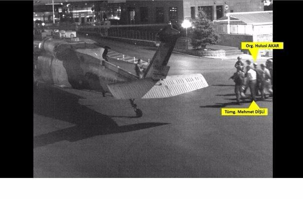 FET'nn 15 Temmuz darbe giriimi srasnda Genelkurmay Bakanlnda yaanan eylemlere ilikin yeni grntler ortaya kt.