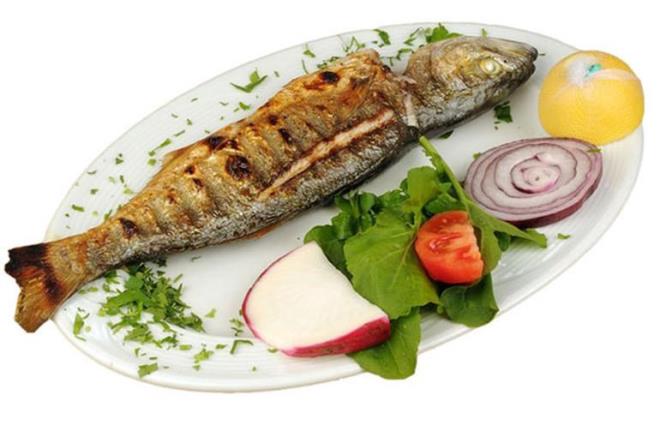 Lfer: Kilo kontroln salamaya alanlar iin birebir olan lferin 100 gram sadece 144 kalori. erisinde yzde 69 orannda protein bulunan lferin yine 100 gram, bir yetikinin gnlk almas gereken omega-3 miktarna eit. Zengin ierii ile kalp saln destekleyen, magnezyum sayesinde kalp ritmini dzenleyen lferde, atar damar sal iin nemli potasyum ve yksek dzeyde antioksidan etkiye sahip olan selenyum bulunuyor.