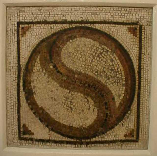 Yin-Yang motifi sanldnn aksine ilk olarak in'de deil, Roma'da grlm