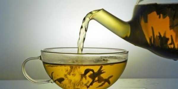 Ayva yapra ve hlamur<p>    Ayva yapra ile hlamuru scak suyun ierisinde 5 dk kayatp iin. Bu karmn ksre iyi geldii sylenmektedir.