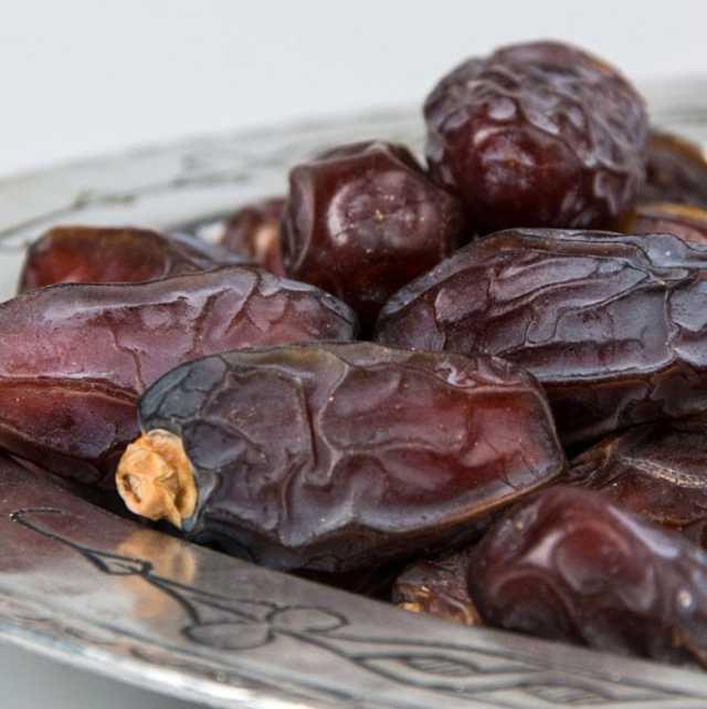 Hurma<p>    Mideyi rahatlatcr, tabii kan retir.