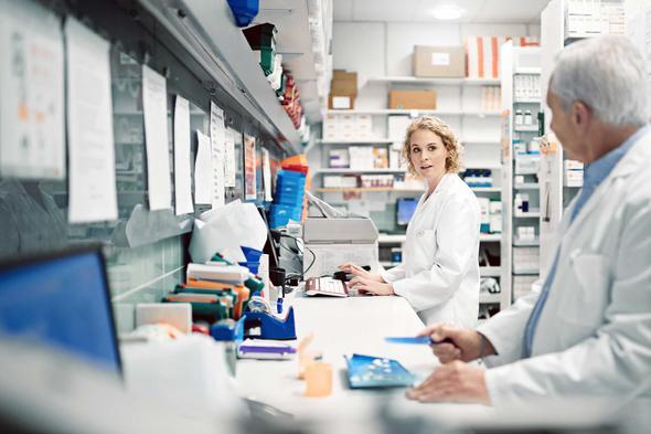 5. Eczane Mdr  <p>  Eczane MdrKsa grev tanm: Eczane operasyonlarnn tmn denetler ve ynetir.  <p>  Ortalama yllk maa: 130,000 USD<p>    Ak pozisyon says: 1,766