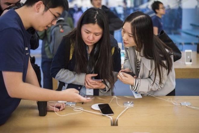 Apple Trkiye, iPhone 8, iPhone 8 Plus ve iPhone X fiyatlarn resmi internet sitesinden duyurdu.