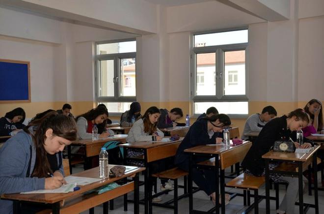 *SINAVA GRMEYEN RENCLER HANG LSEYE YERLEECEK?<p>    kamet ettii blgedeki en yakn okula. 5 tercih yaplabilecek.