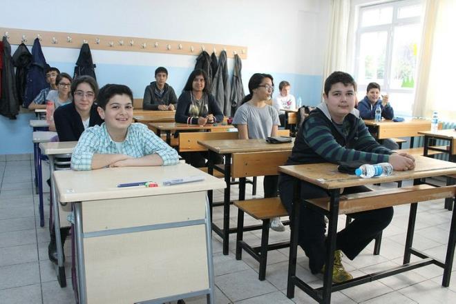 sterlerse yaptklar bu snavlara gre, isterlerse MEB'in yapt merkezi sisteme gre renci seebilecek.